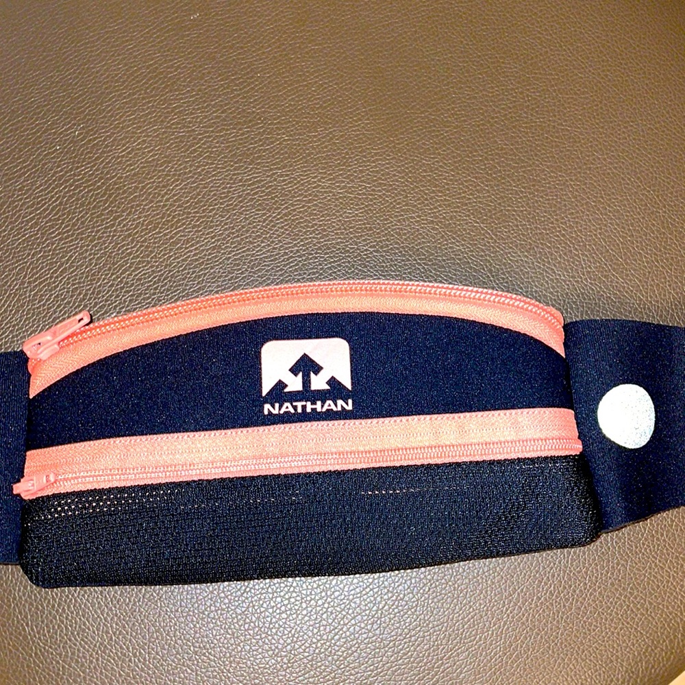 Nathan 5K Runner's Waist Pack, Black&Peach